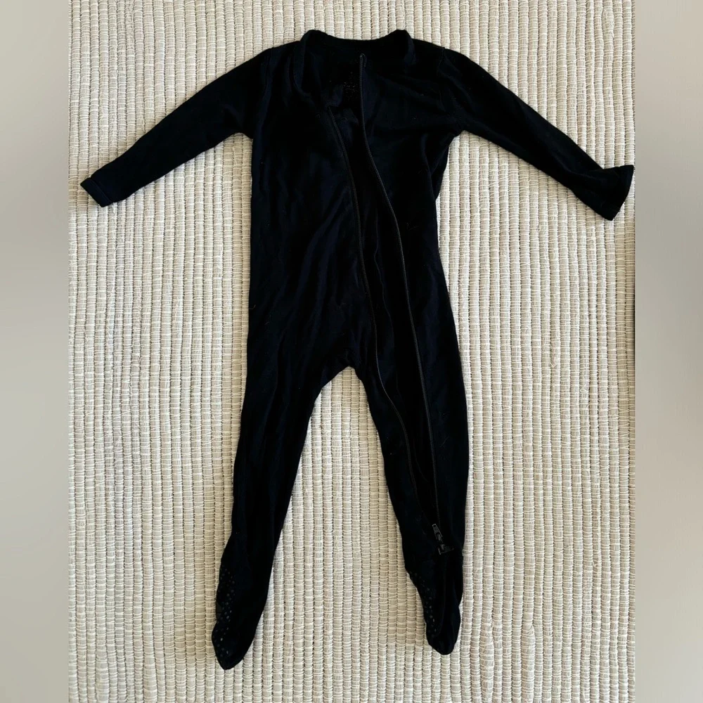 Kyte Baby | Zippered Footie in Midnight | sz 6 - 12 M